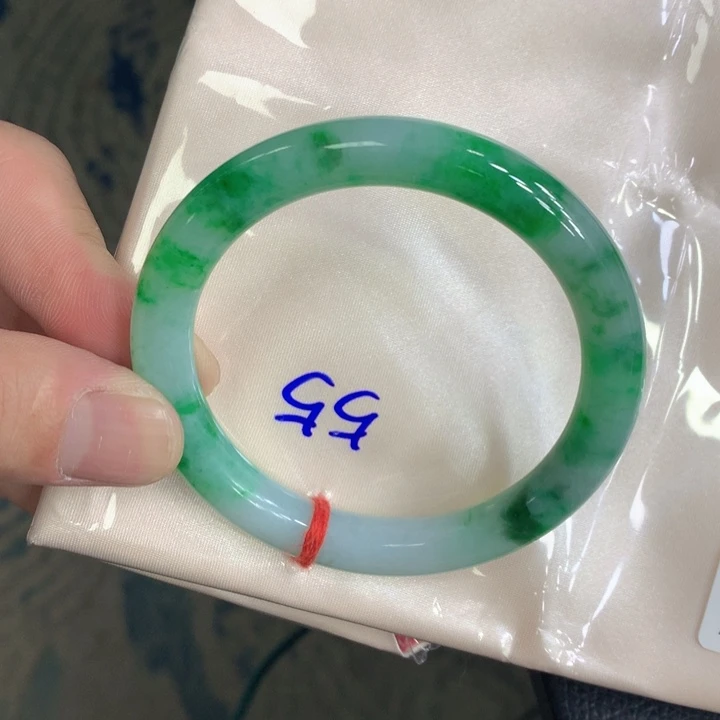 灵***步未镶嵌手镯（圆镯）翡翠翡翠