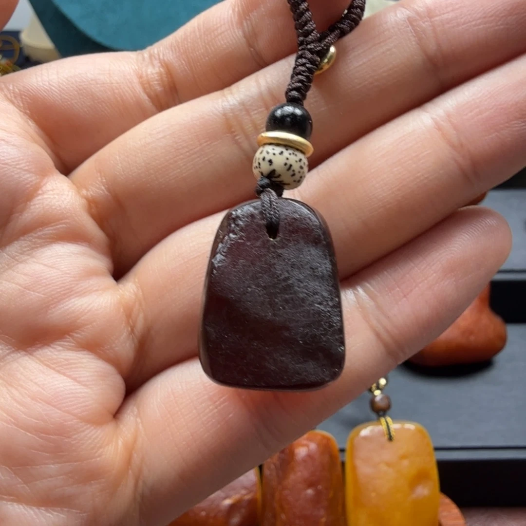 琥珀吊坠(赠链)未镶嵌