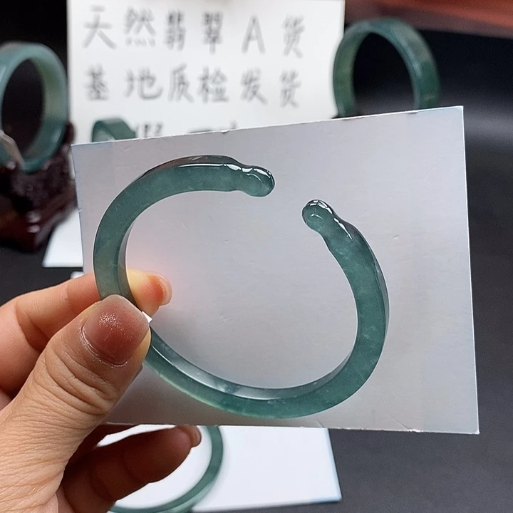 翡翠未镶嵌手镯?****?56尺寸