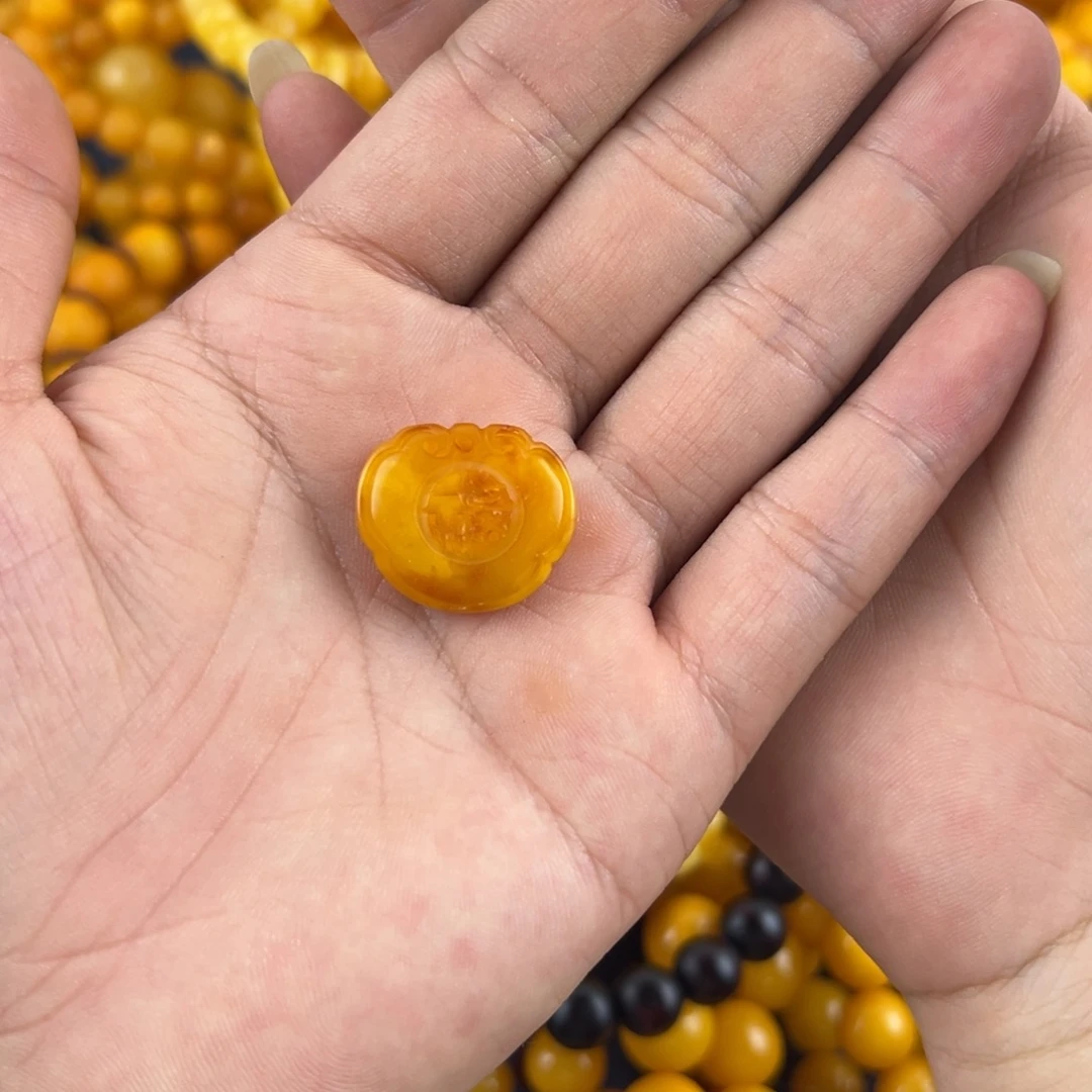 未镶嵌琥珀珠宝奇石