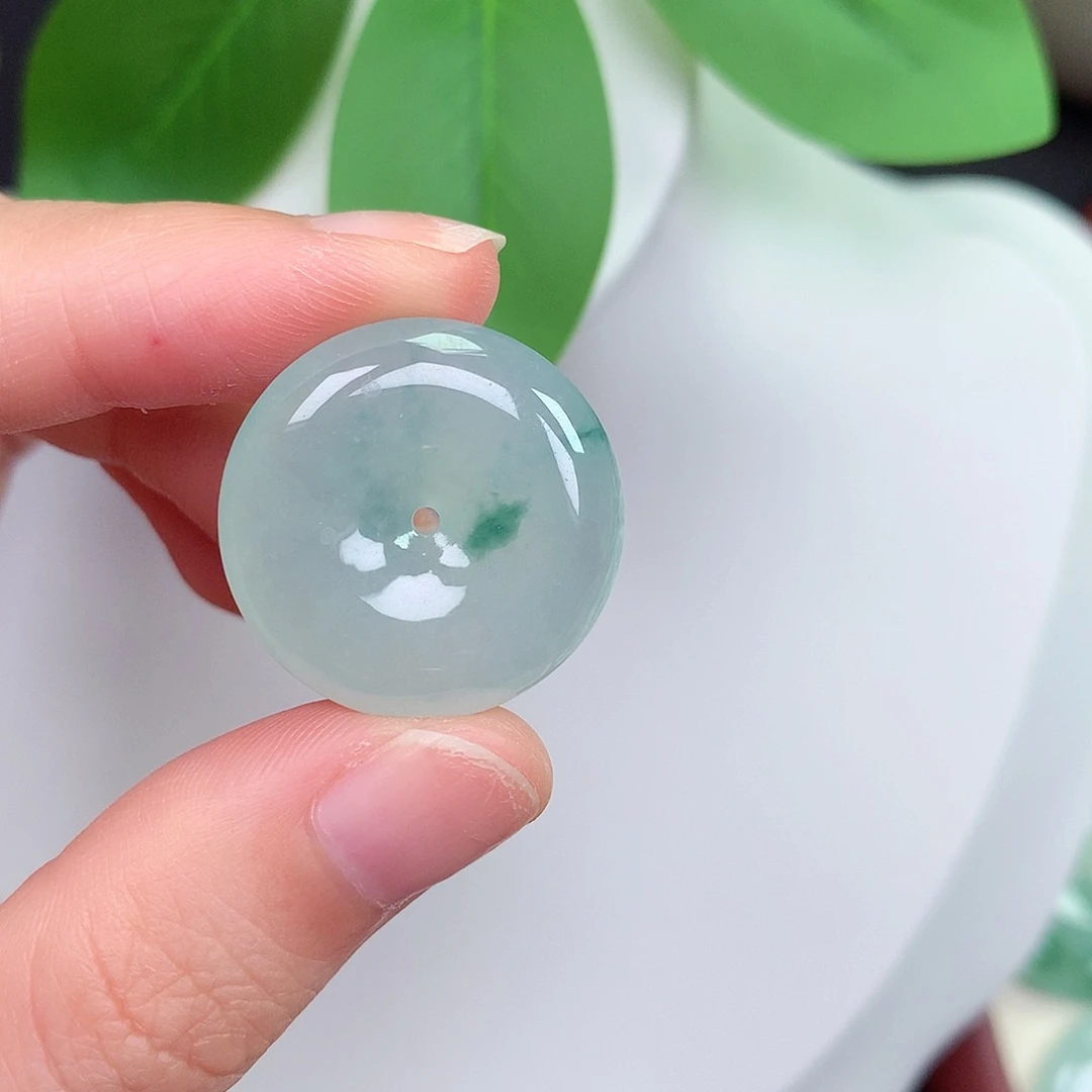 翡翠未镶嵌颈饰平安扣 23.1-5.7mm