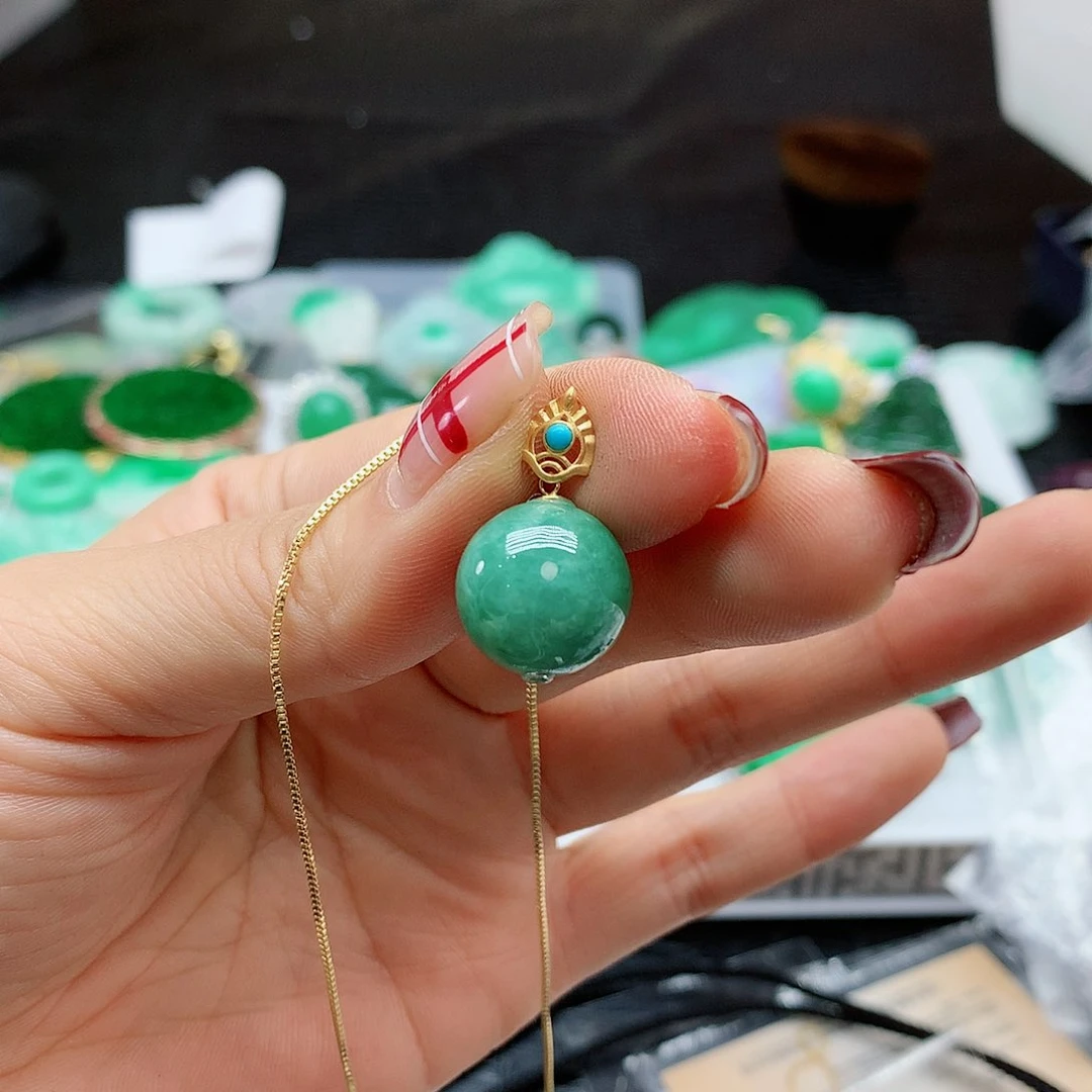 【闪购商品】翡翠吊坠(赠链)18K金镶嵌