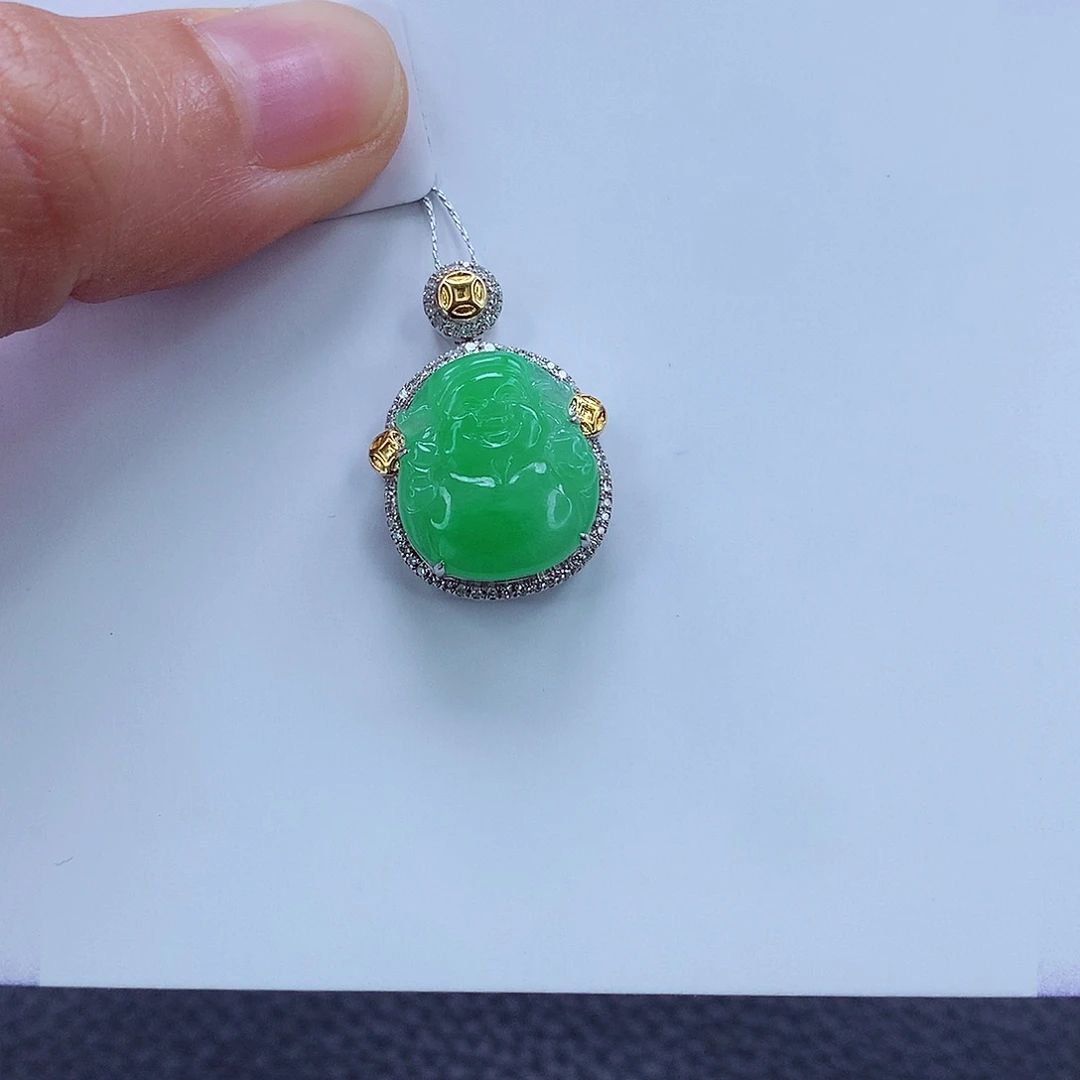 颈饰18K金镶嵌翡翠F*Y