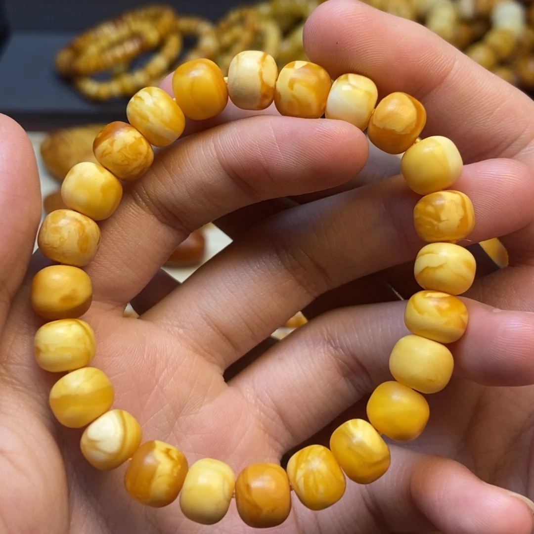 蜜蜡未镶嵌珠宝奇石