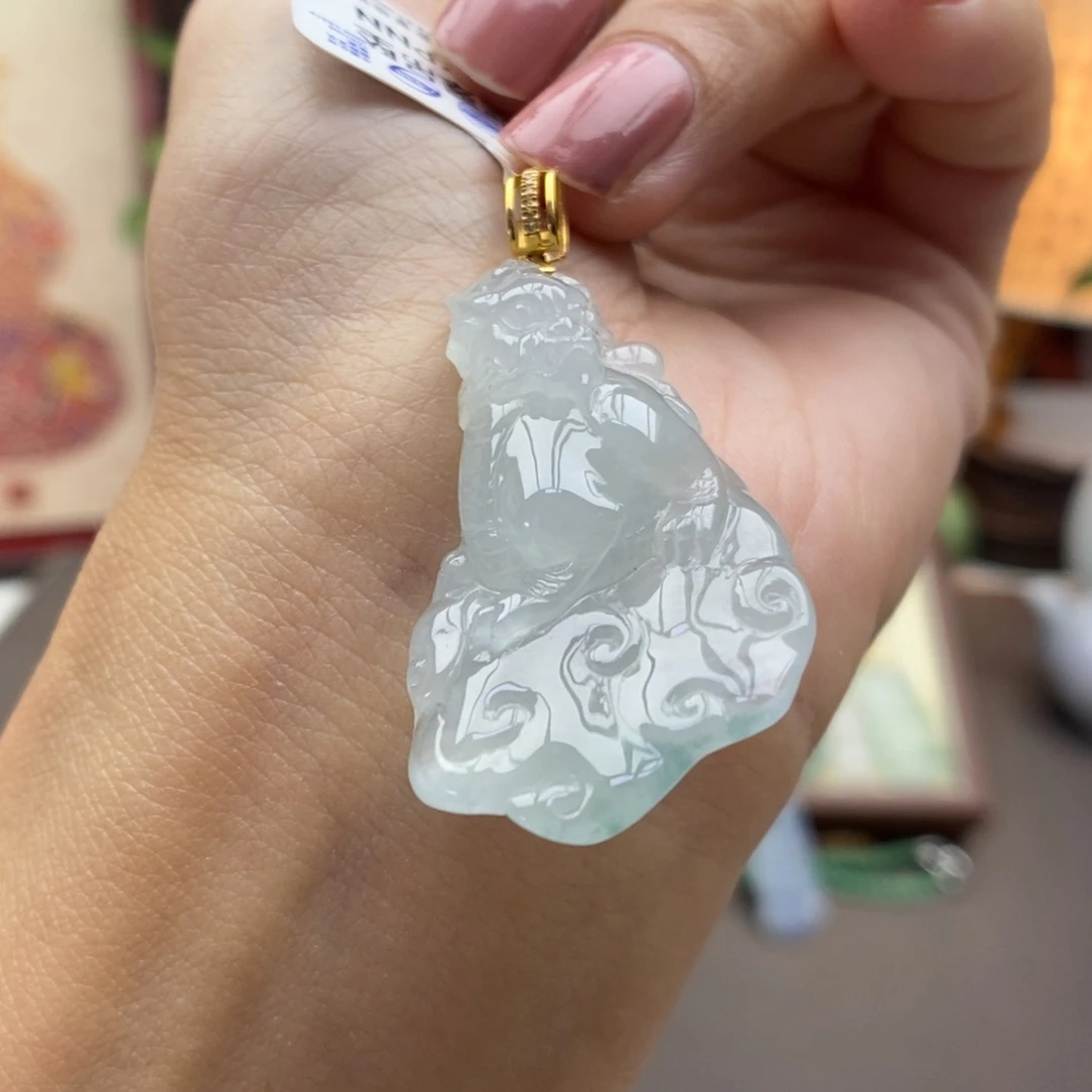 翡翠18K金镶嵌颈饰吊坠57