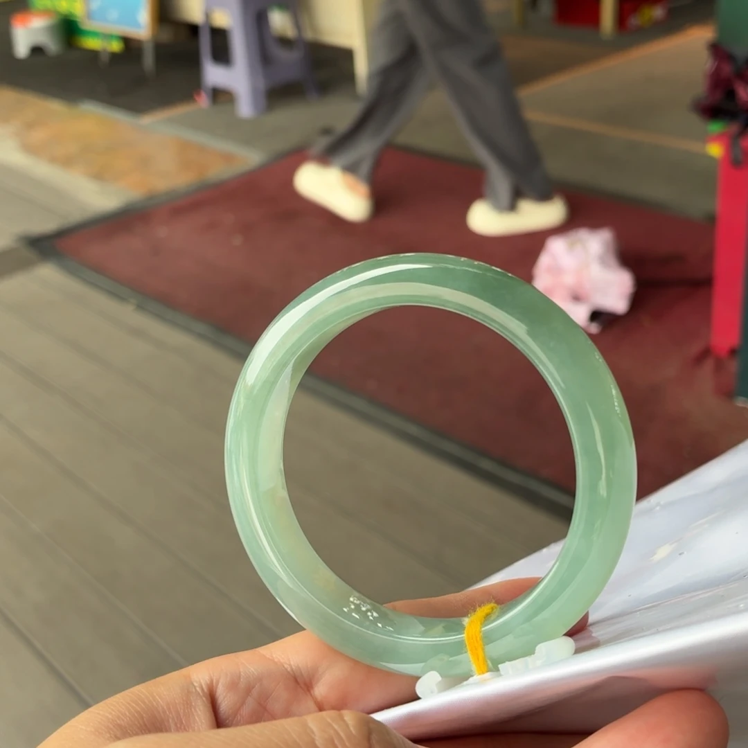 翡翠手镯未镶嵌天然缅甸翡翠手镯