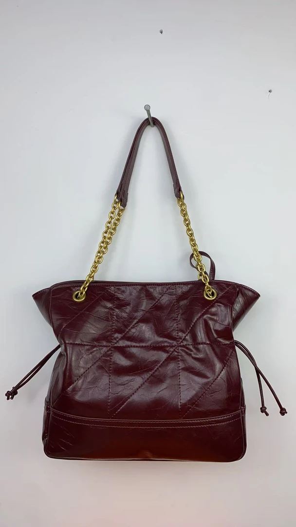 【Z#034】单根磁扣耐磨耐刮黑色褶皱菱格百搭斜挎包复古风