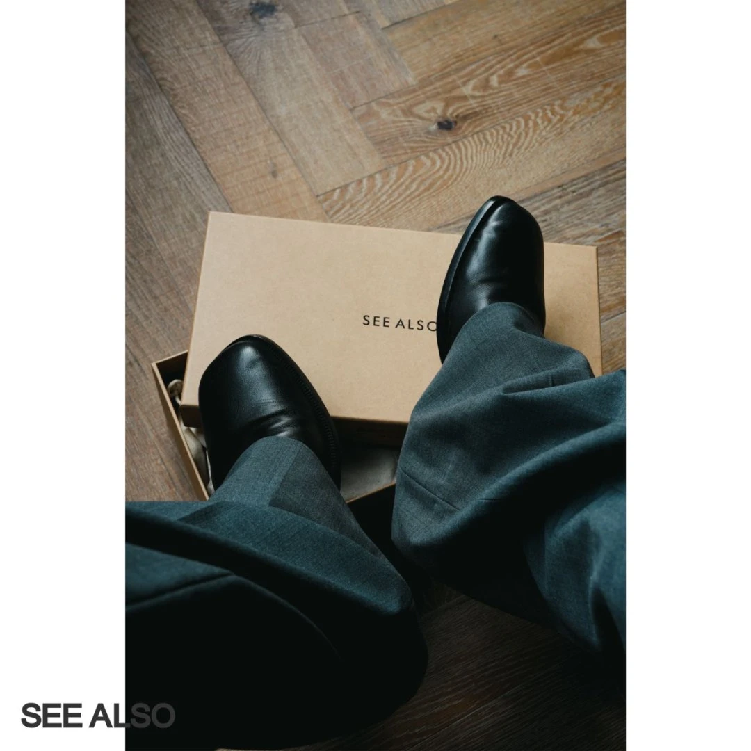 SEE ALSO『长期主义』进口胎牛皮老妹方头德比鞋松弛手工皮鞋