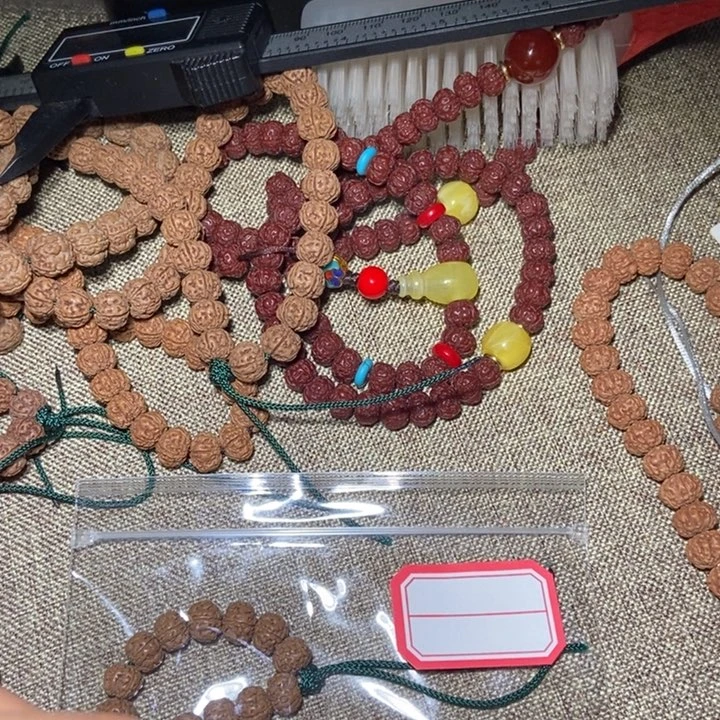 大叶紫檀（黑酸枝木类）龙*手持