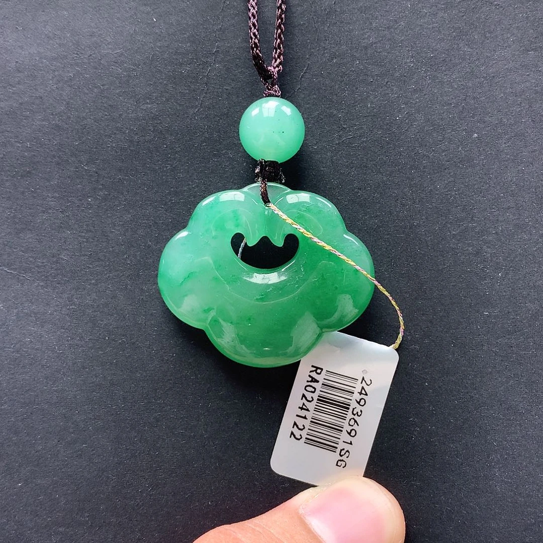 颈饰未镶嵌石英质玉