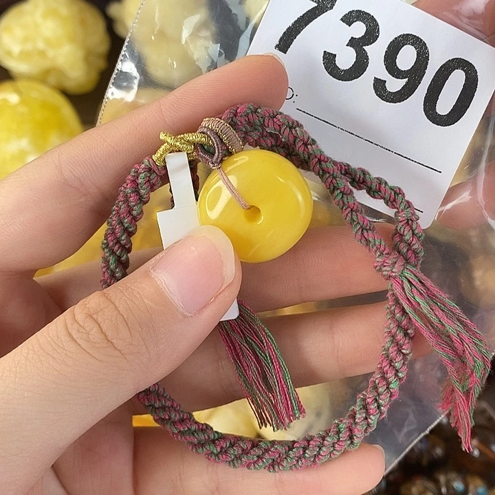 蜜蜡未镶嵌珠宝奇石