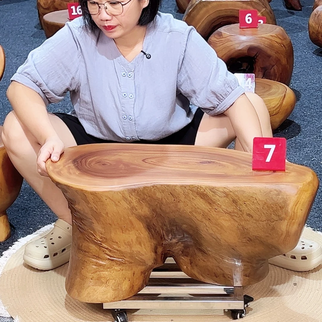 33 号香樟木尺寸：68-33-30cm