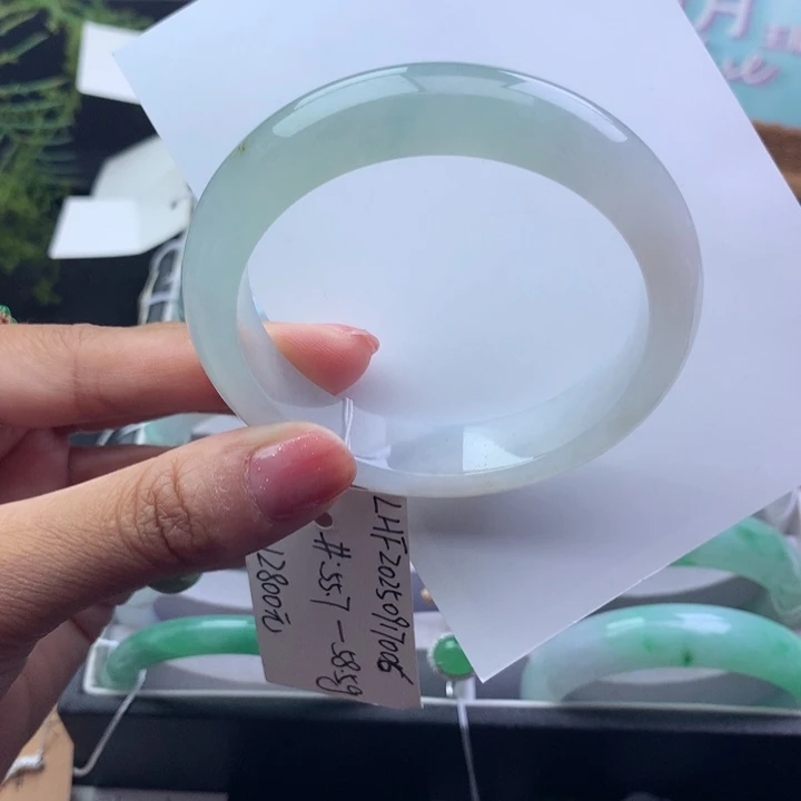未镶嵌手镯翡翠天然翡翠手镯