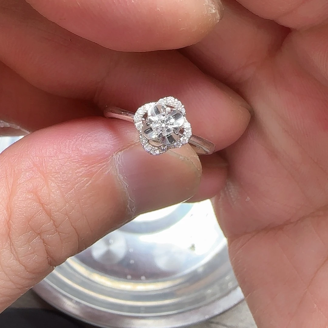 戒指/指环18K金镶嵌钻石