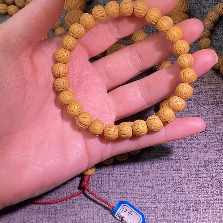 吊坠桃核边肚9.5庄8.1