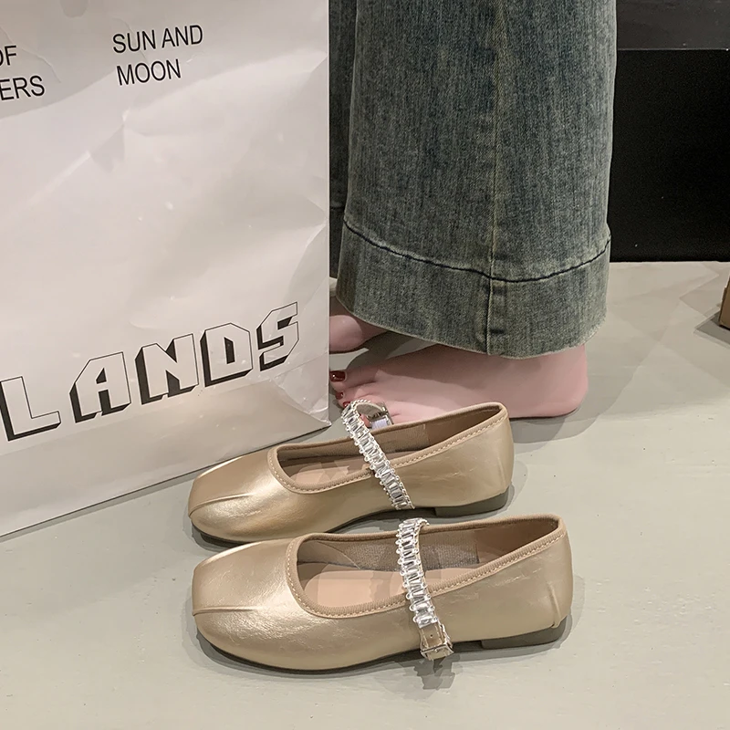 法式芭蕾风平底单鞋女2025夏季新款配裙子晚晚鞋水钻玛丽珍小皮鞋