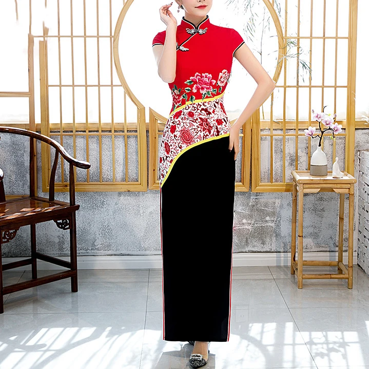 红色走秀旗袍2025新品长款优雅改良版连衣裙大码演出服中国风旗袍