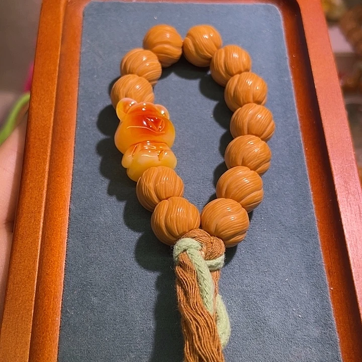 吊坠猴头核桃卷卷酥小手持卡13（可改配