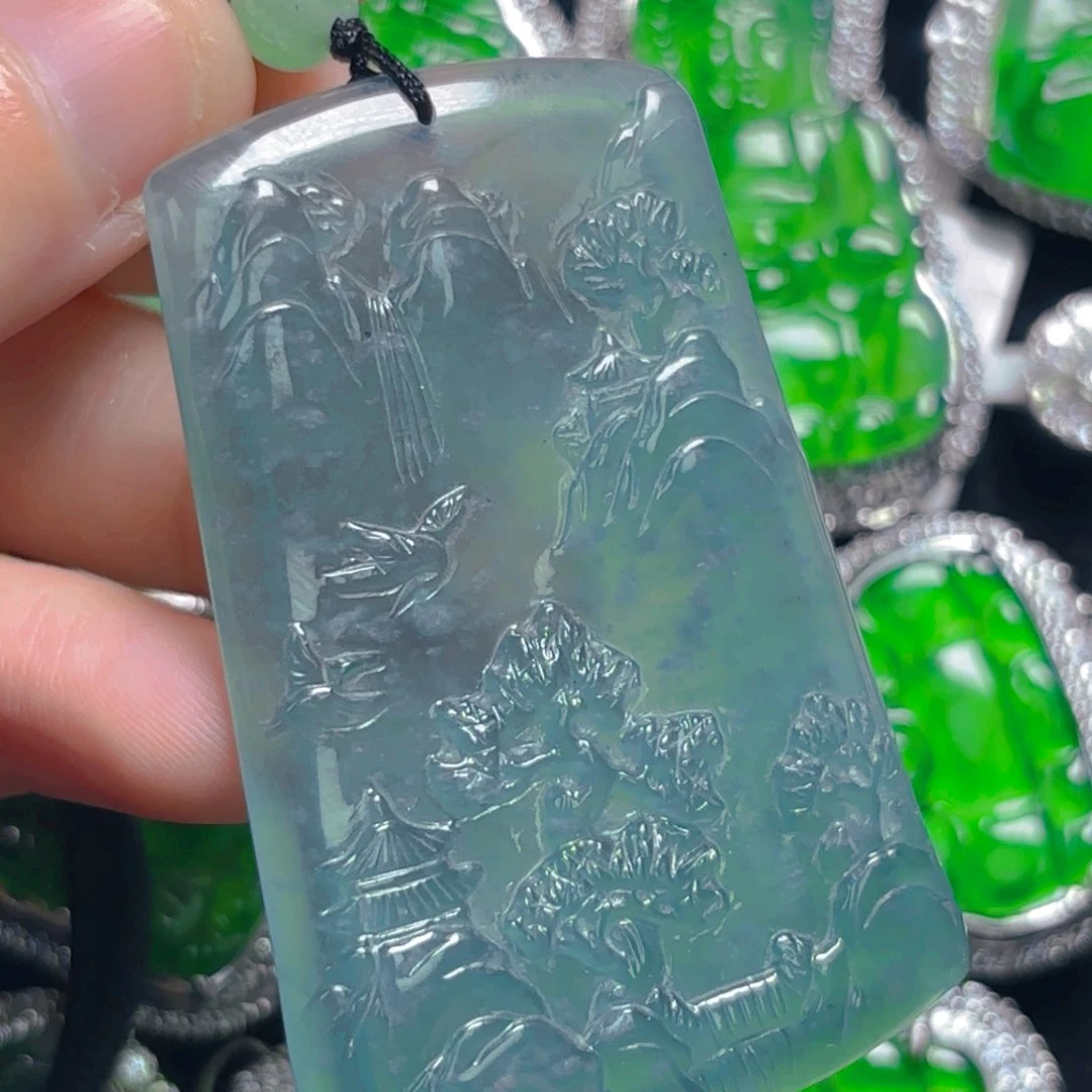 翡翠颈饰未镶嵌山水牌