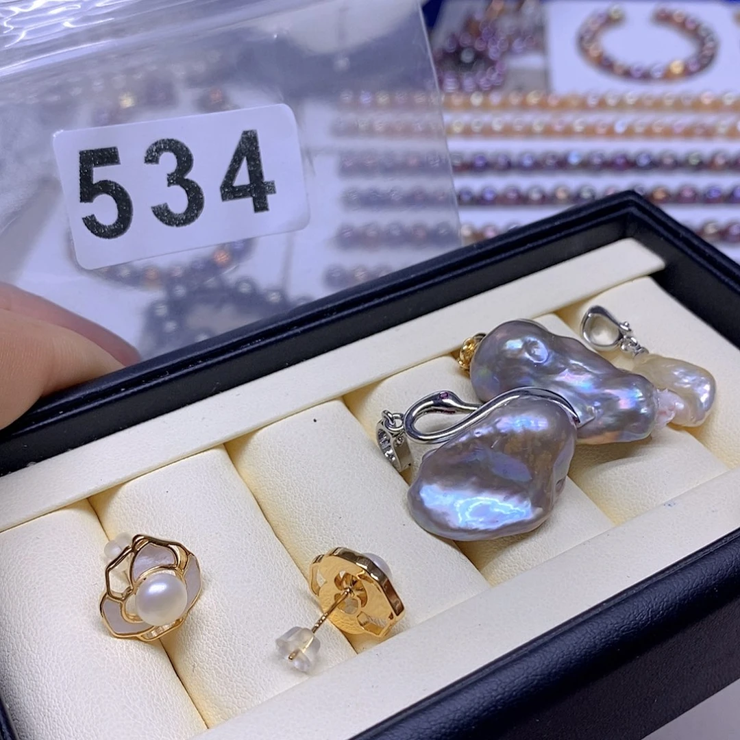 颈饰未镶嵌淡水珍珠