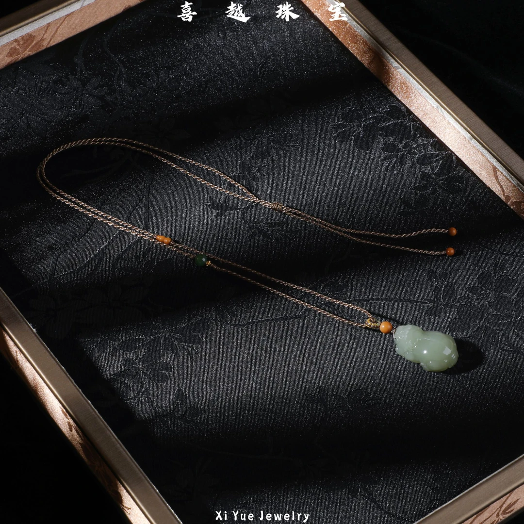 喜越珠宝 高冰晴水厚装中号貔貅26*16*11.5（天然和田玉）