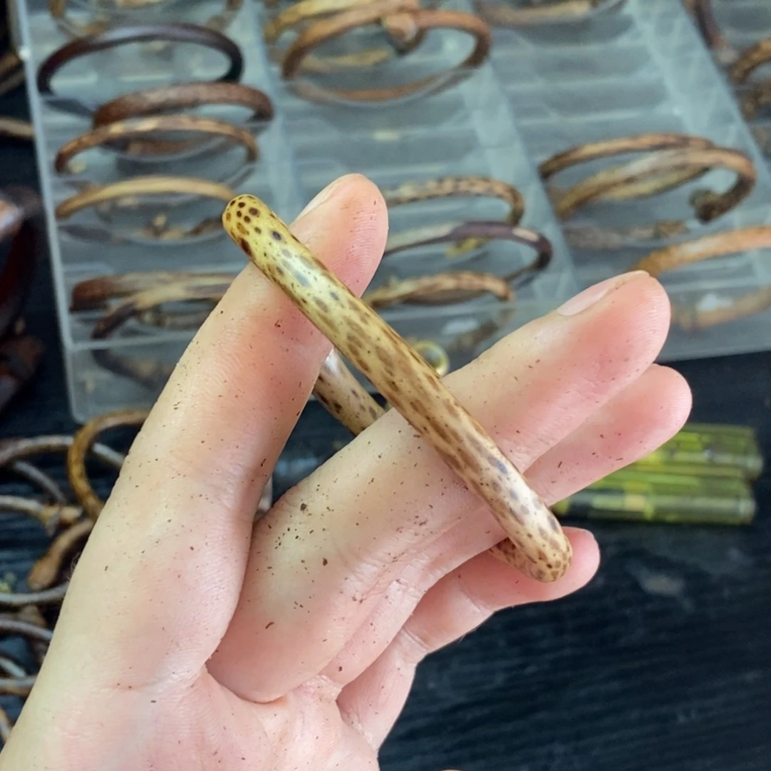 木质非金属小**?交叉豹