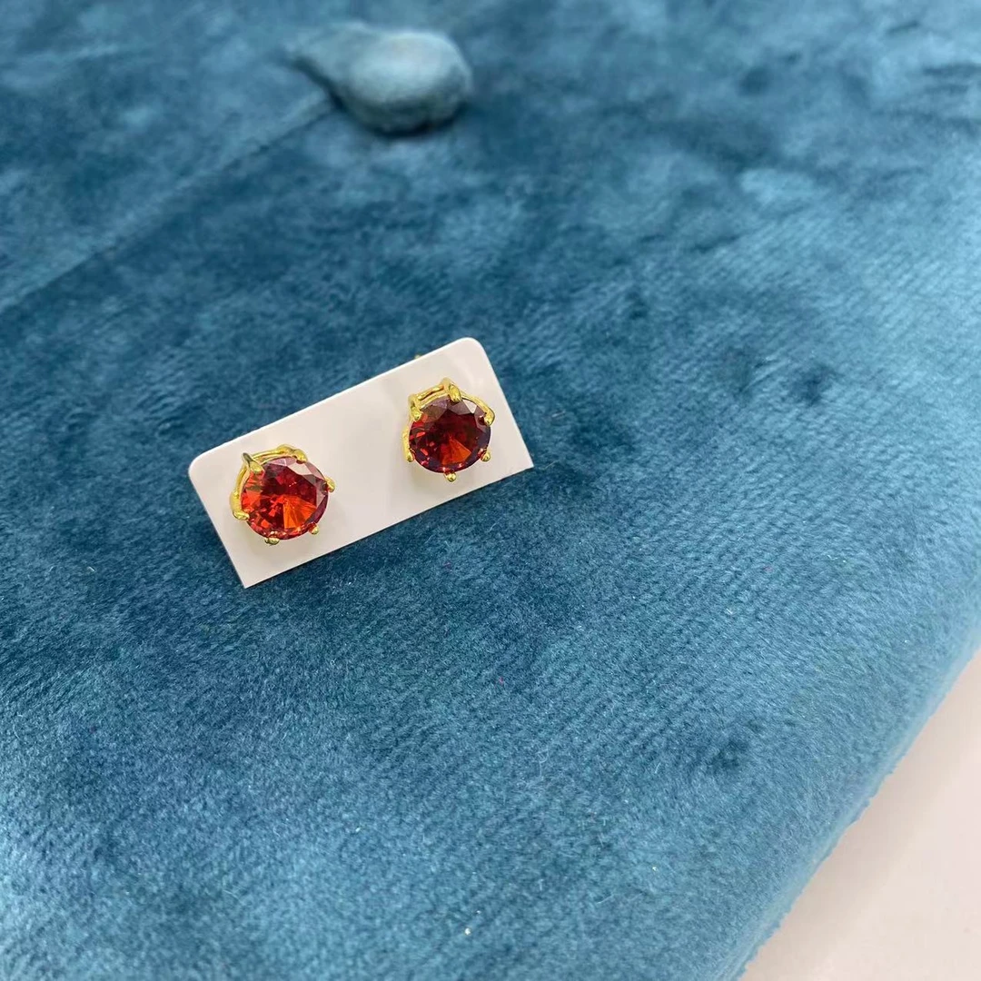 Q49雅翠高奢红耳钉