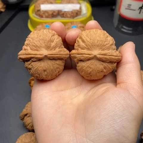 文玩核桃把件43球形元宝