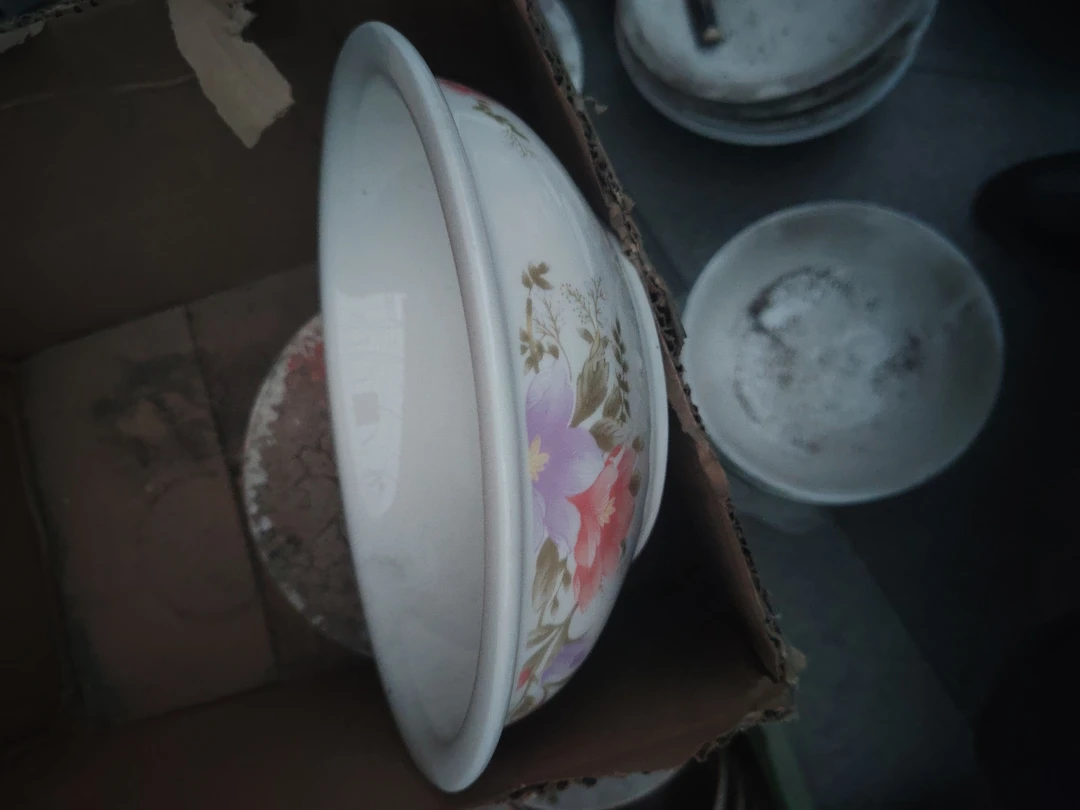 陶瓷盘子碗啥都有