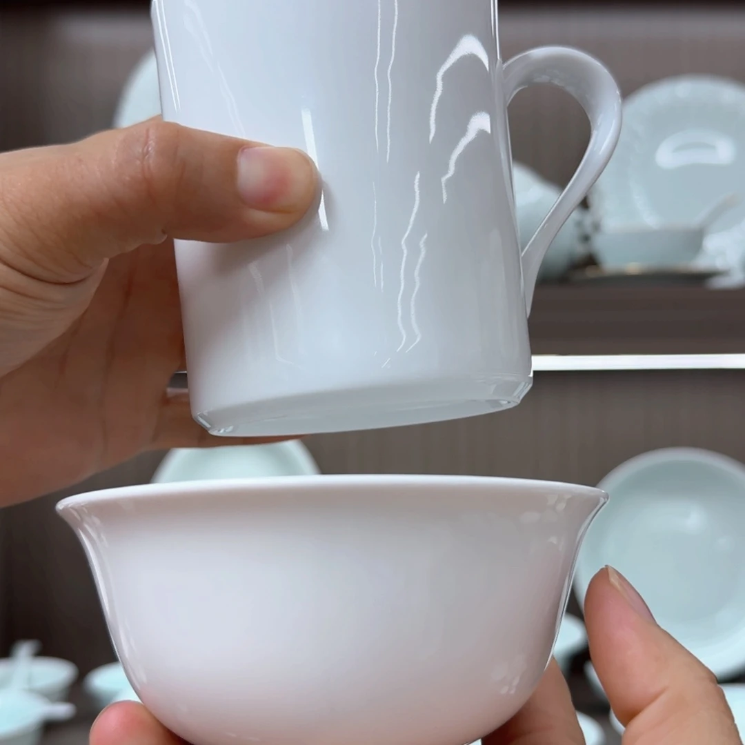 白瓷4.75个碗10个  对杯2个.