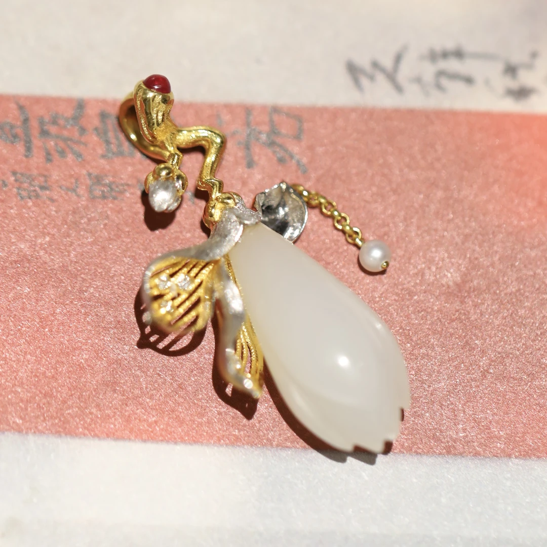 18k金和田玉玉兰花吊坠XRZ