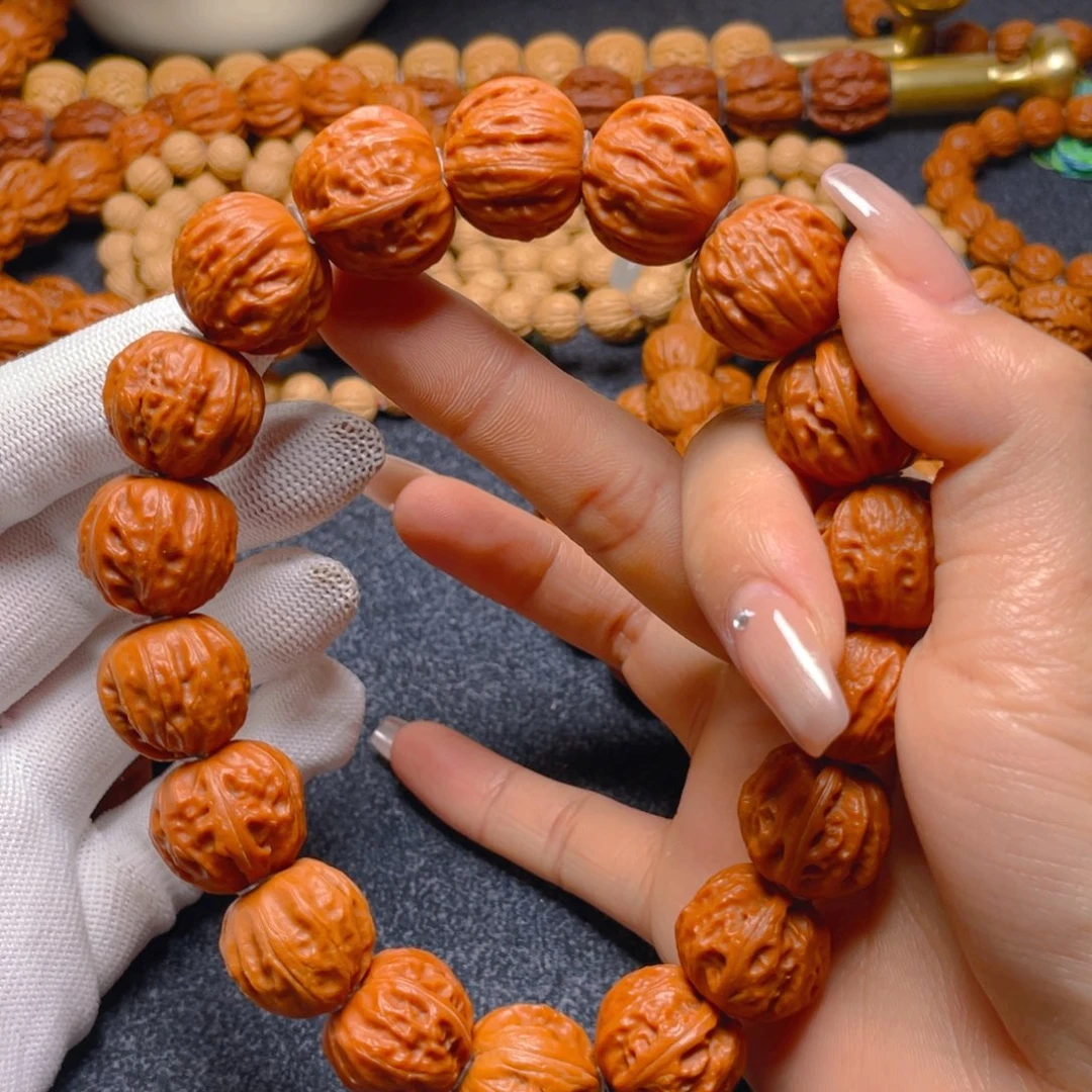 欢***豆文玩核桃手串京八愣