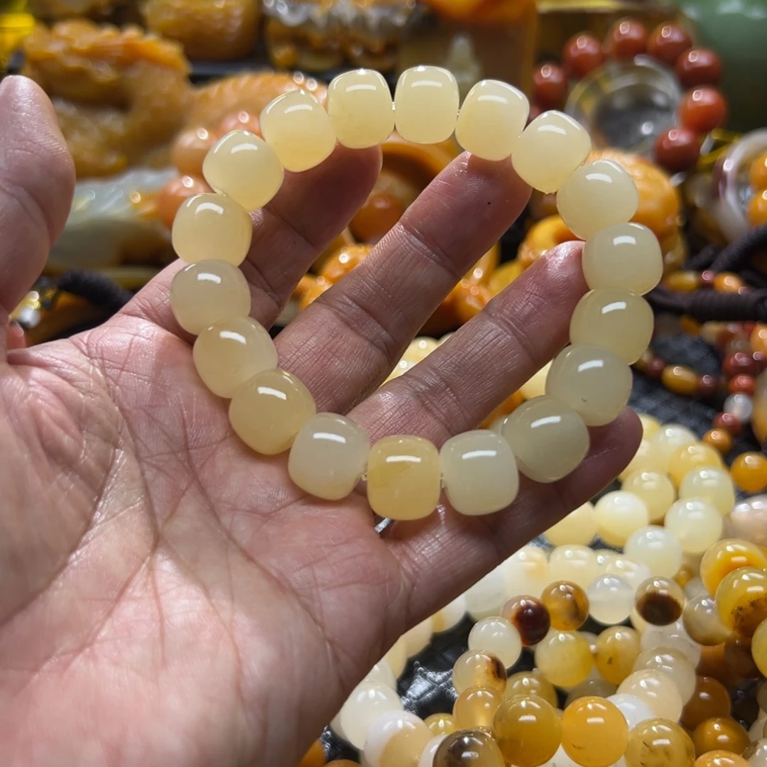 石英质玉未镶嵌颈饰