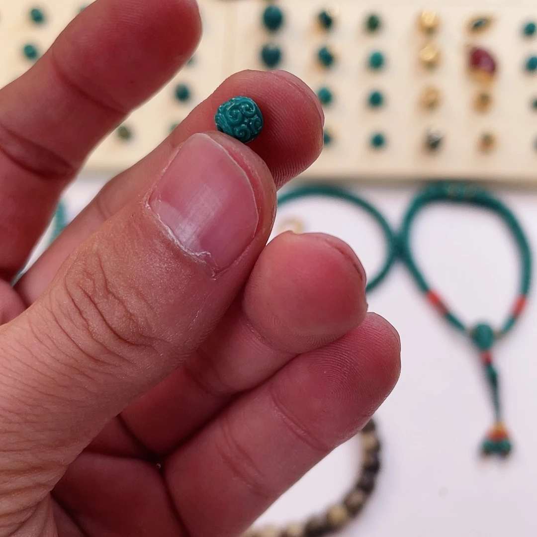 绿松石颈饰未镶嵌