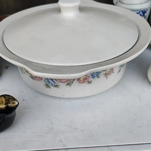 瓷片瓷器，各种摆件，瓷片，口径26cm。