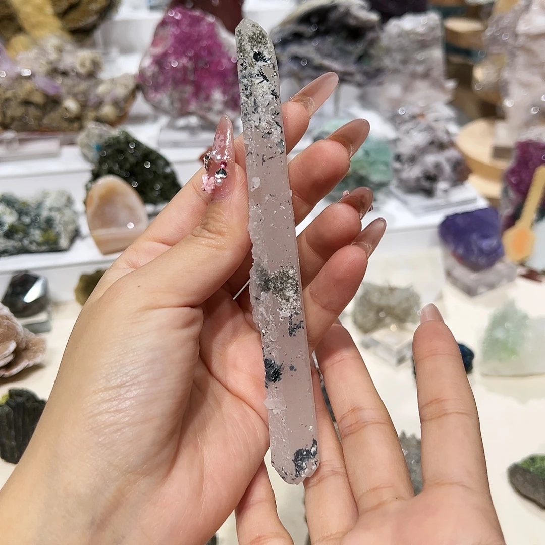 石材内蒙蜡烛镜铁体不错