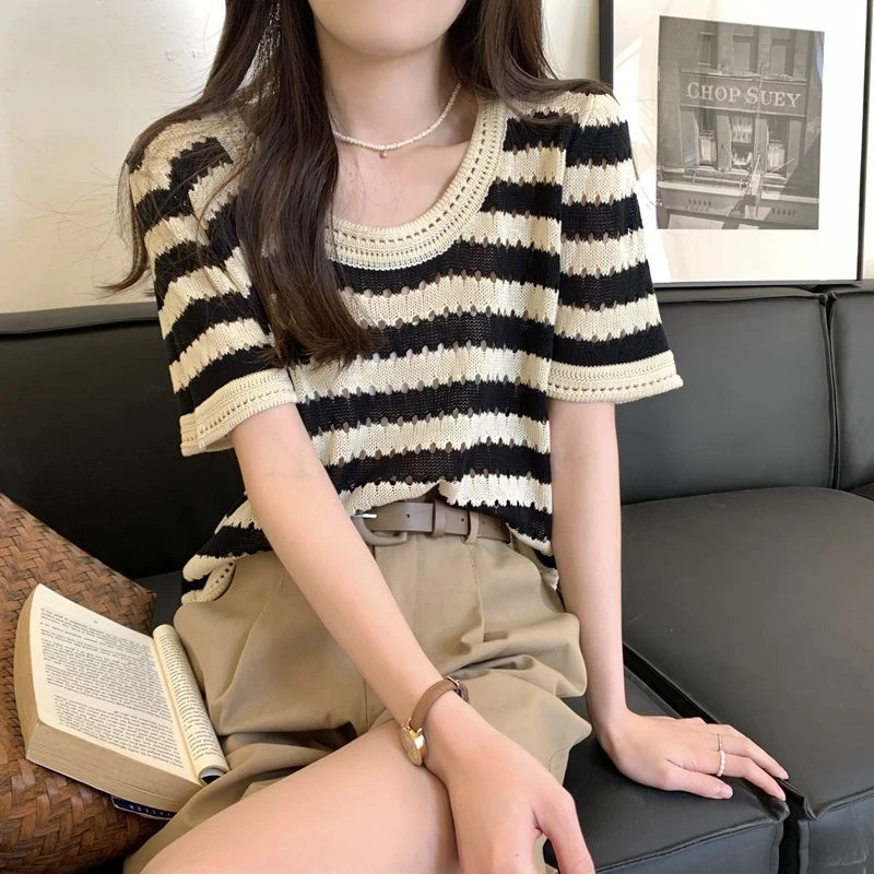 复古条纹新款T恤2025短袖女夏季美式圆领镂空设计感显瘦百搭别致