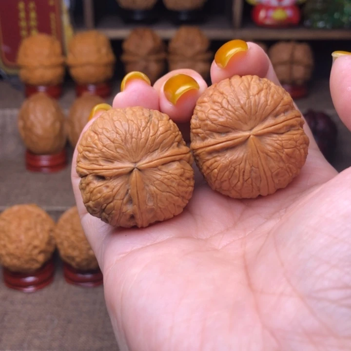 文玩核桃把件20号状元红三楞32尺