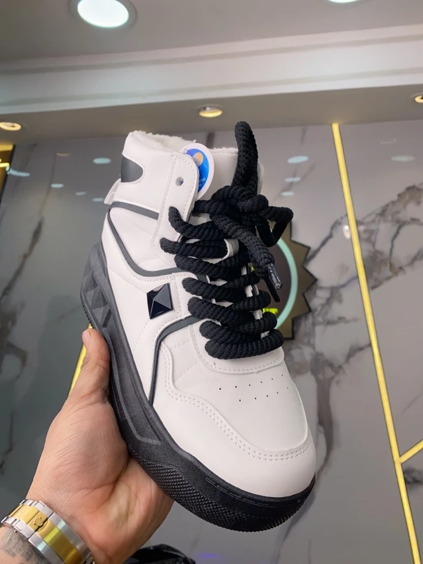 985冬新款机车短靴中高帮潮女运动小白鞋