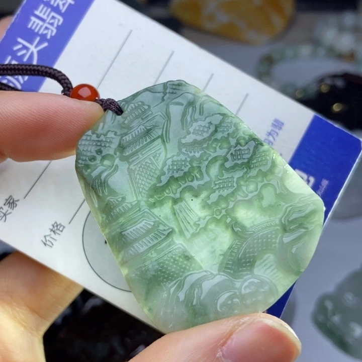 翡翠颈饰未镶嵌翡翠