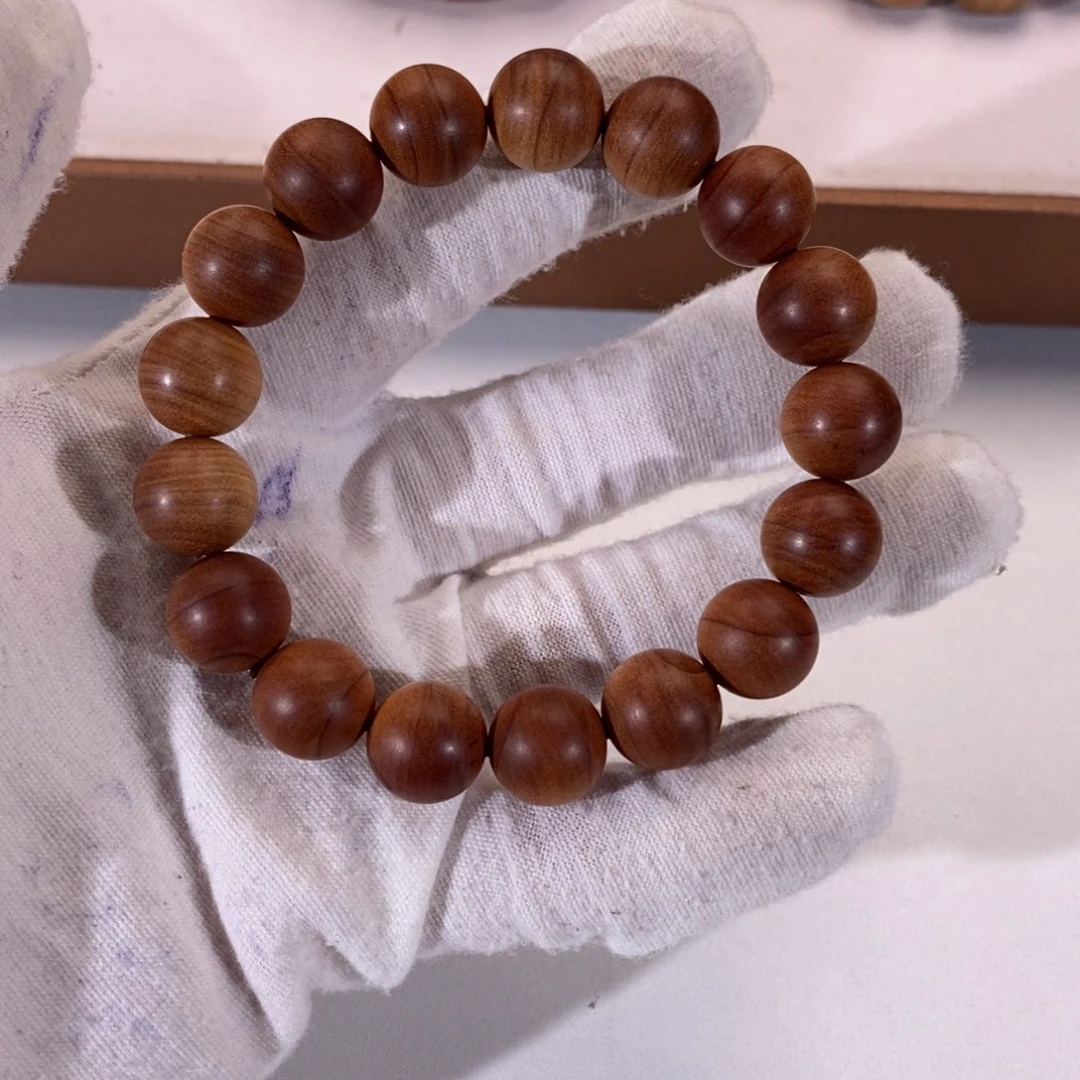 檀香木其他K****i横纹黑肉四抛百年料品相不好1.2大放漏