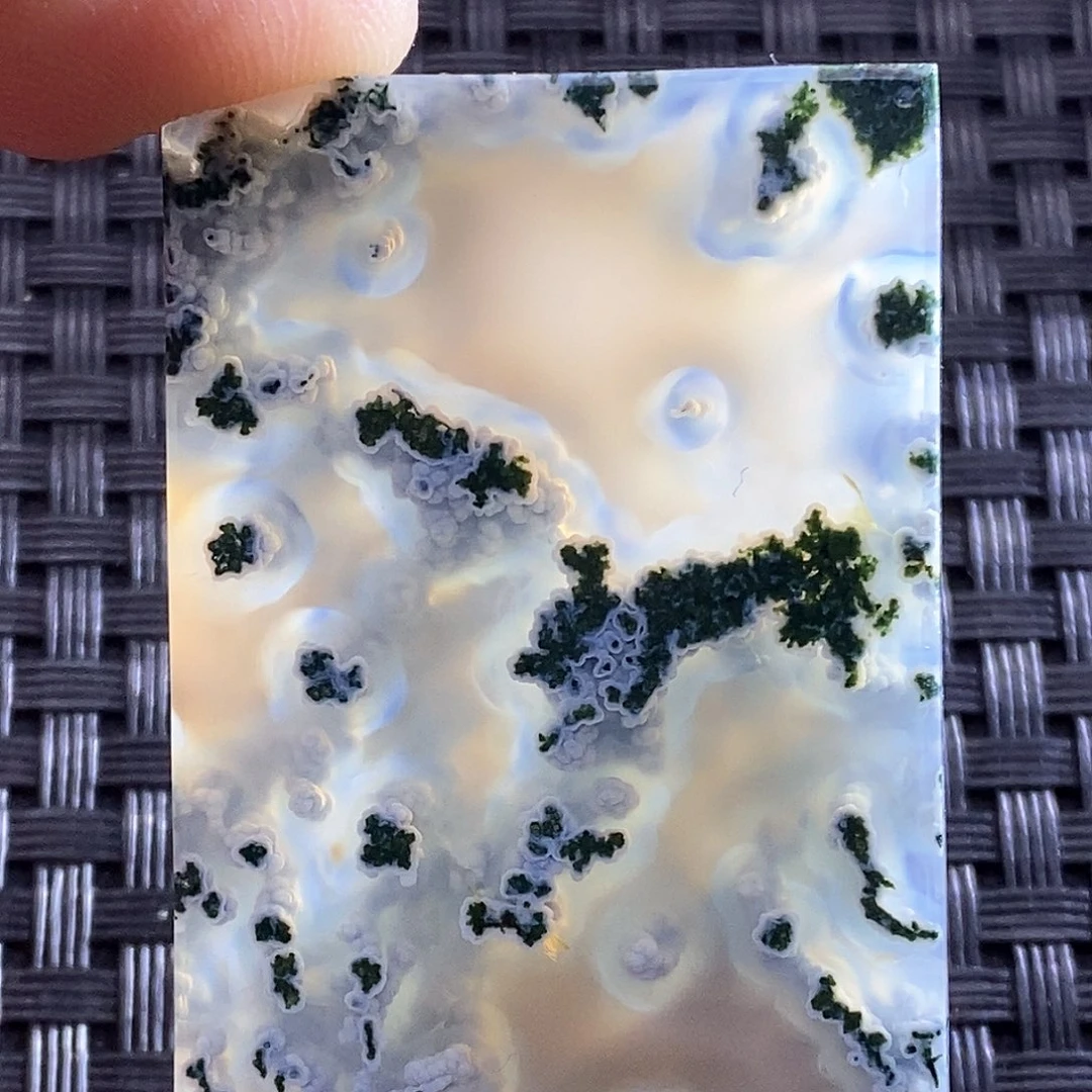 未镶嵌颈饰玛瑙/玉髓贝*