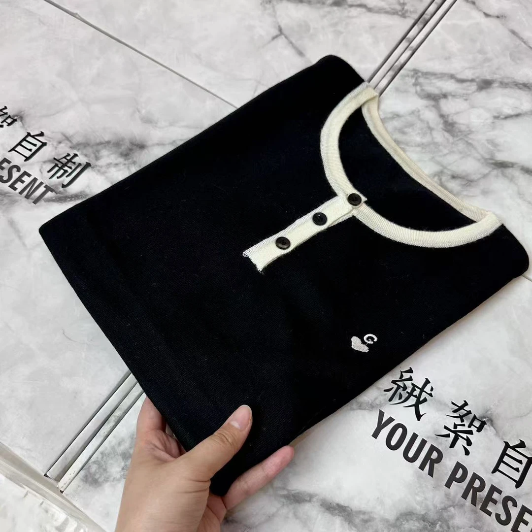 刺绣爱心//卷边领简约气质春季针织女士打底套头92215
