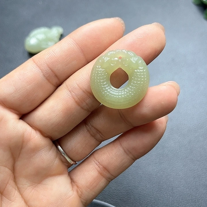 【闪购商品】颈饰未镶嵌和田玉