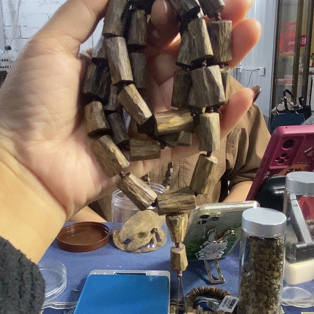 沉香手串棋楠随形长串1.1/45克+多样性发一