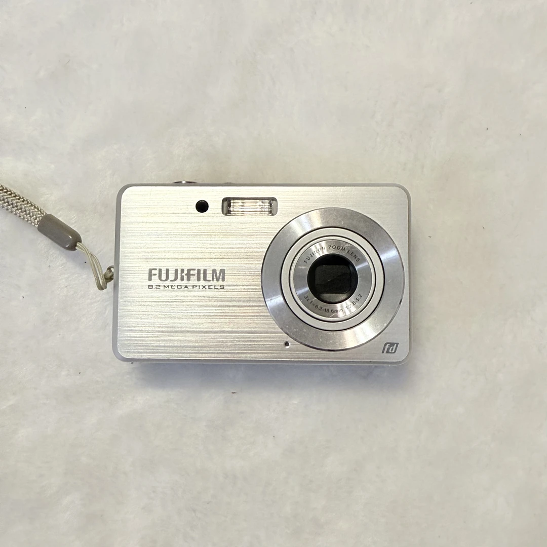 99新 Fujifilm/富士 J15fd 820万像素3倍光学变焦 复古感十足
