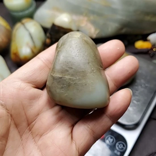 和田玉（糖玉）未镶嵌挂件