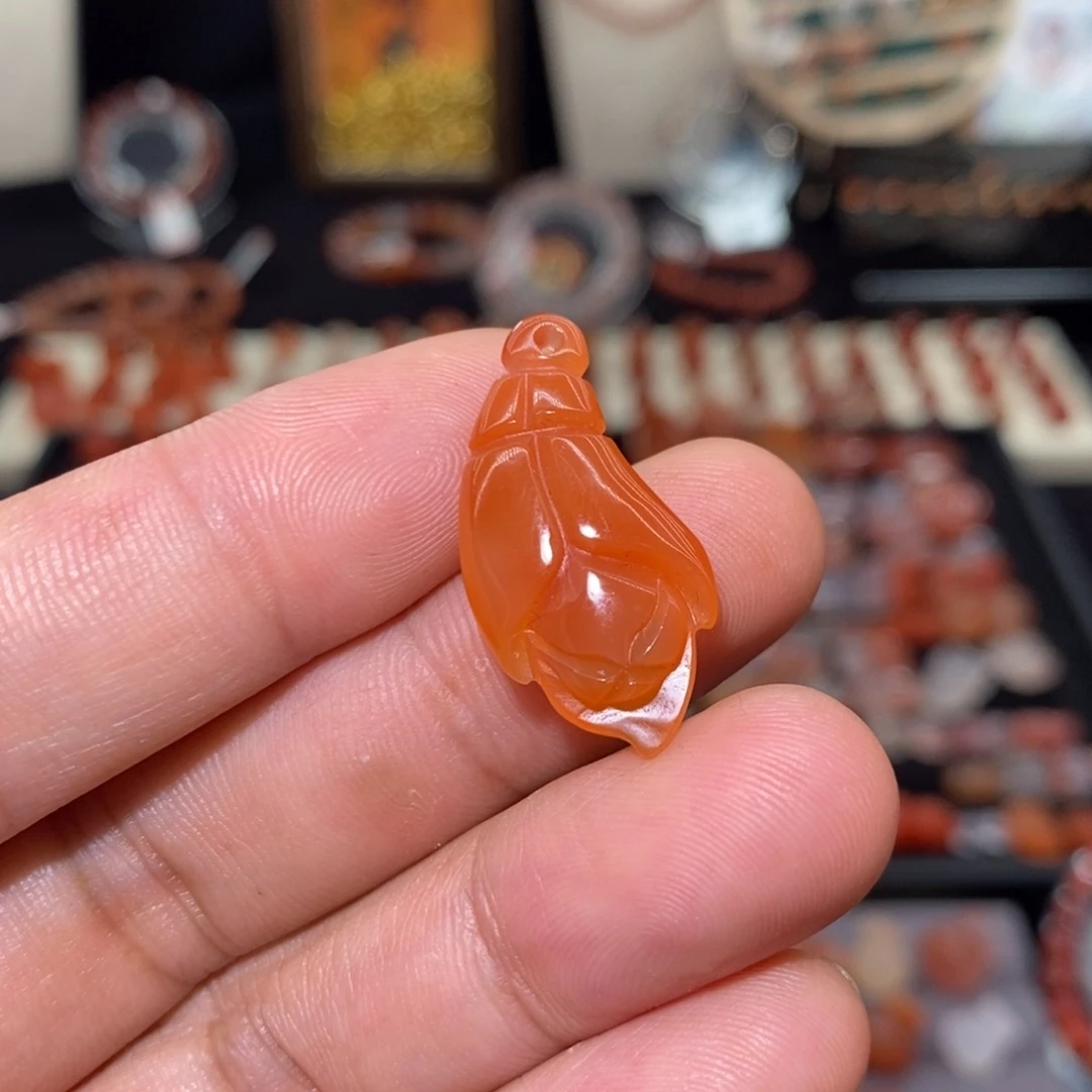 南红玛瑙冰飘未镶嵌玉兰花1