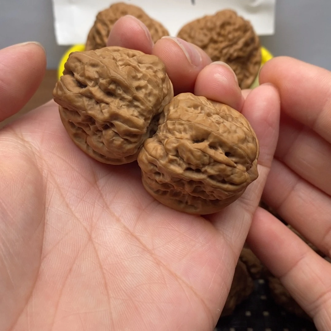 文玩核桃吊坠边33左右