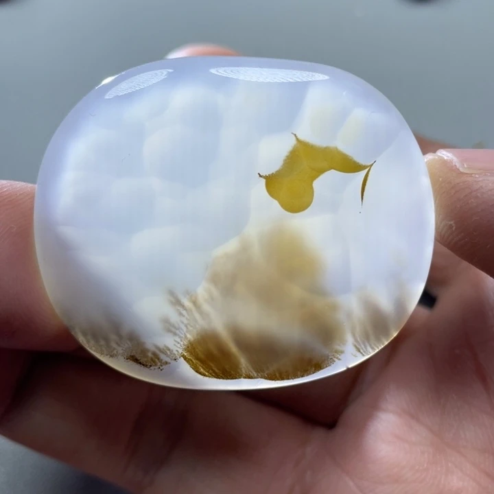 玛瑙/玉髓颈饰未镶嵌微**光